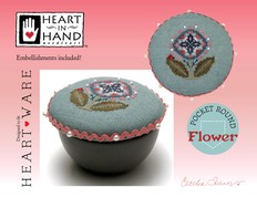 Pocket Round-Flower-Heart In Hand Needleart-