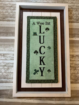 Wee Bit Lucky-Needle Bling Designs-