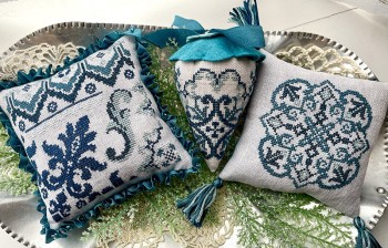 Samplings Of Lace-Winter-Jan Hicks Creates-