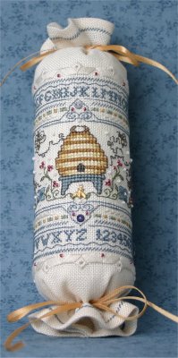 Bumblebee Needle Roll (w/ charm)-Bee Cottage-